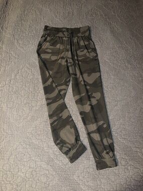Albion Olive & Dark Green Camo Jogger Pants